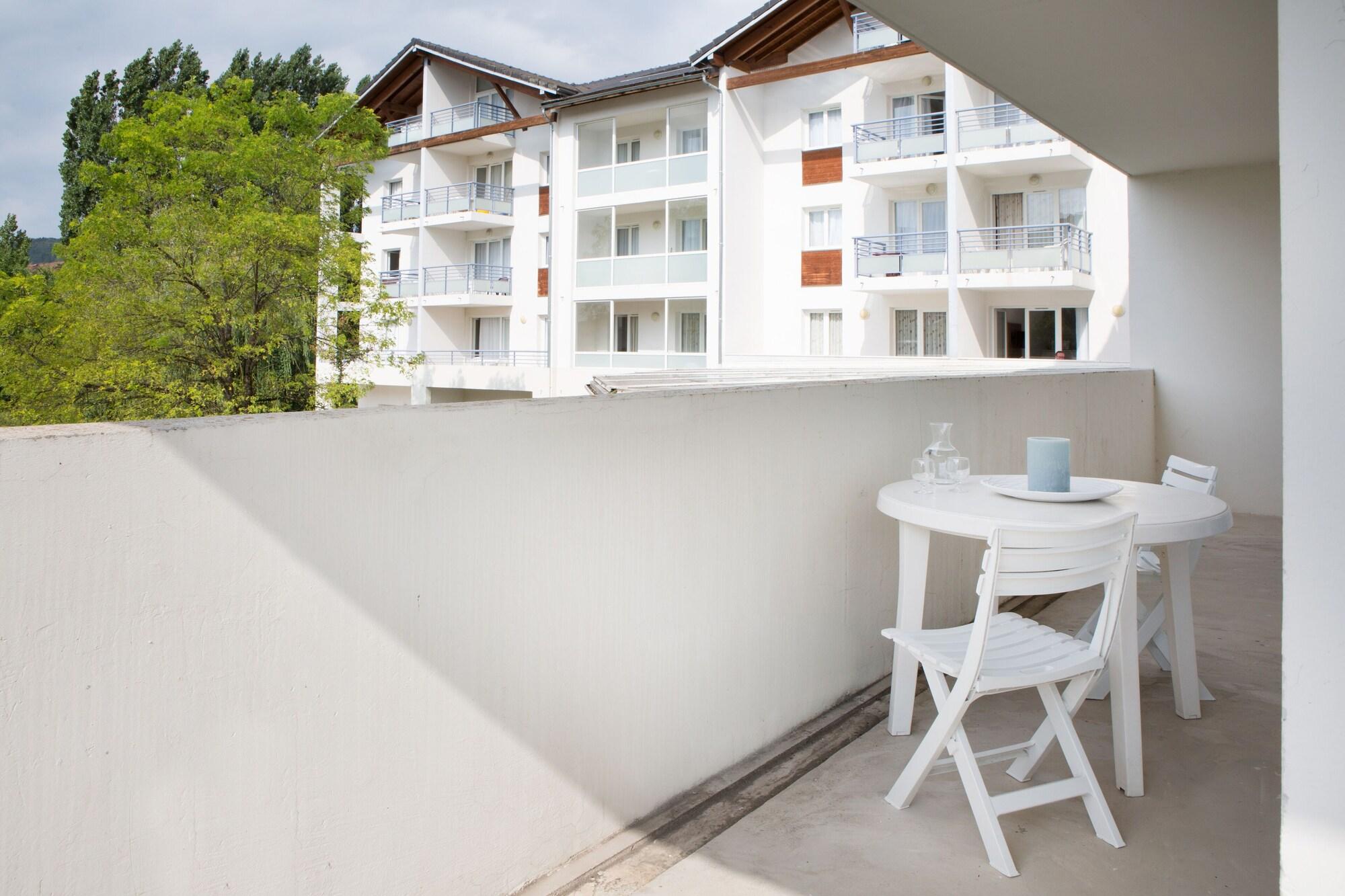 Comfort Aparthotel Divonne La Versoix Bagian luar foto